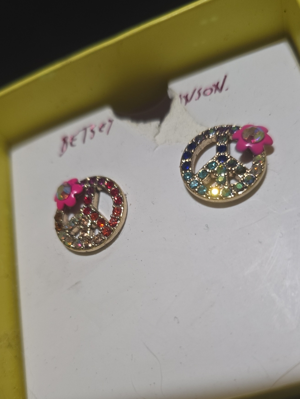🧚‍♀️Betsey Johnson VERY RARE Love Fest Peace Sign Crystal Stud Earrings NIB